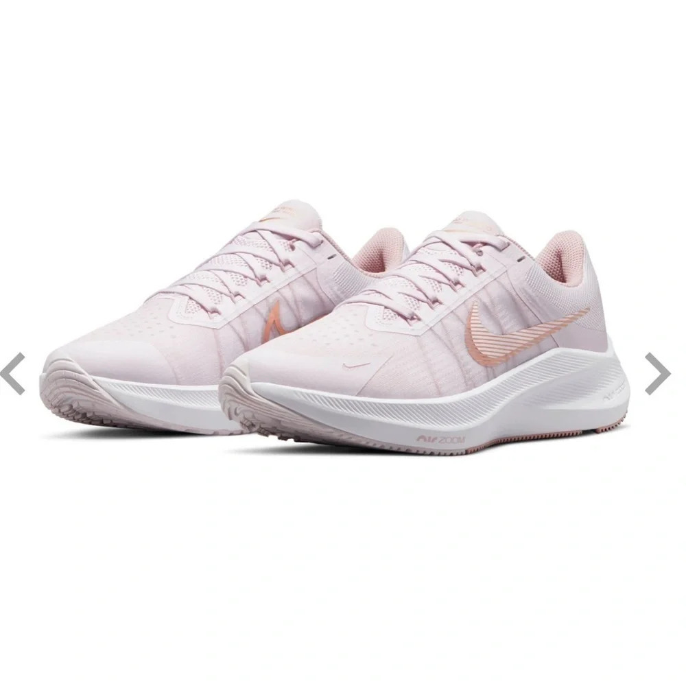 Nike Air Zoom Winflo 8 Color Violet Running Shoes Womens Size 8